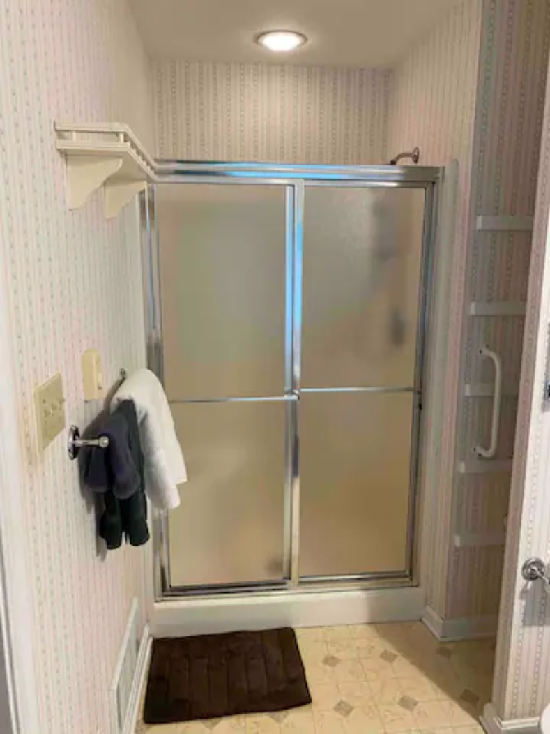 walkin shower in cottage rental